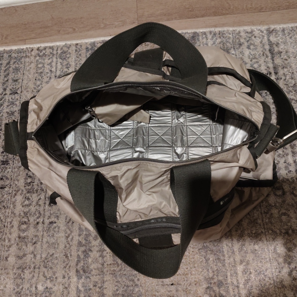 LeSportsac Duffel Bag - Picture 5 of 9